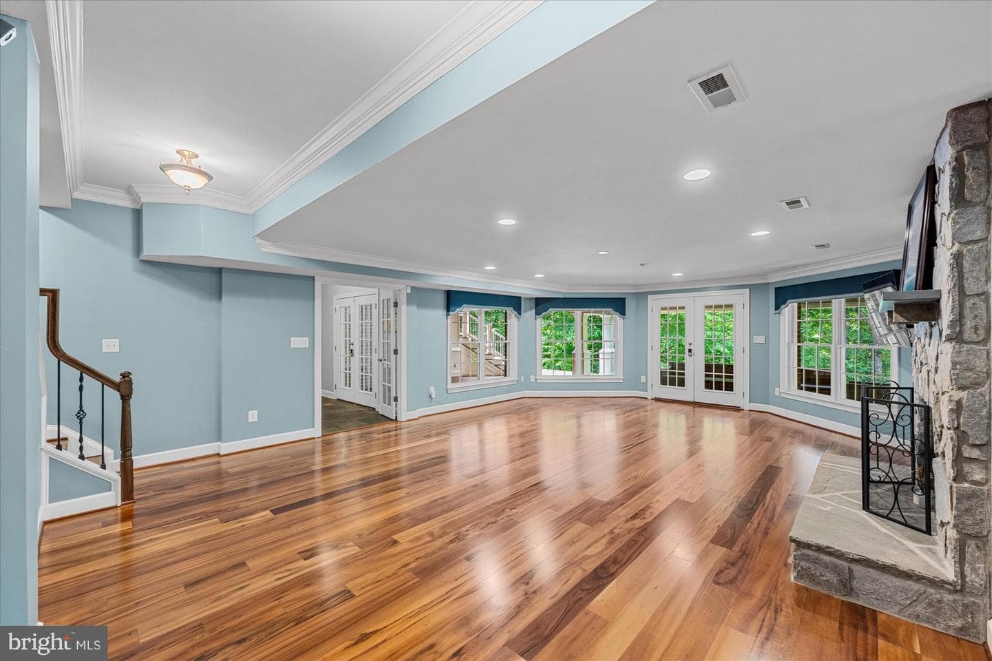 21750 Laurel Wood photo 70