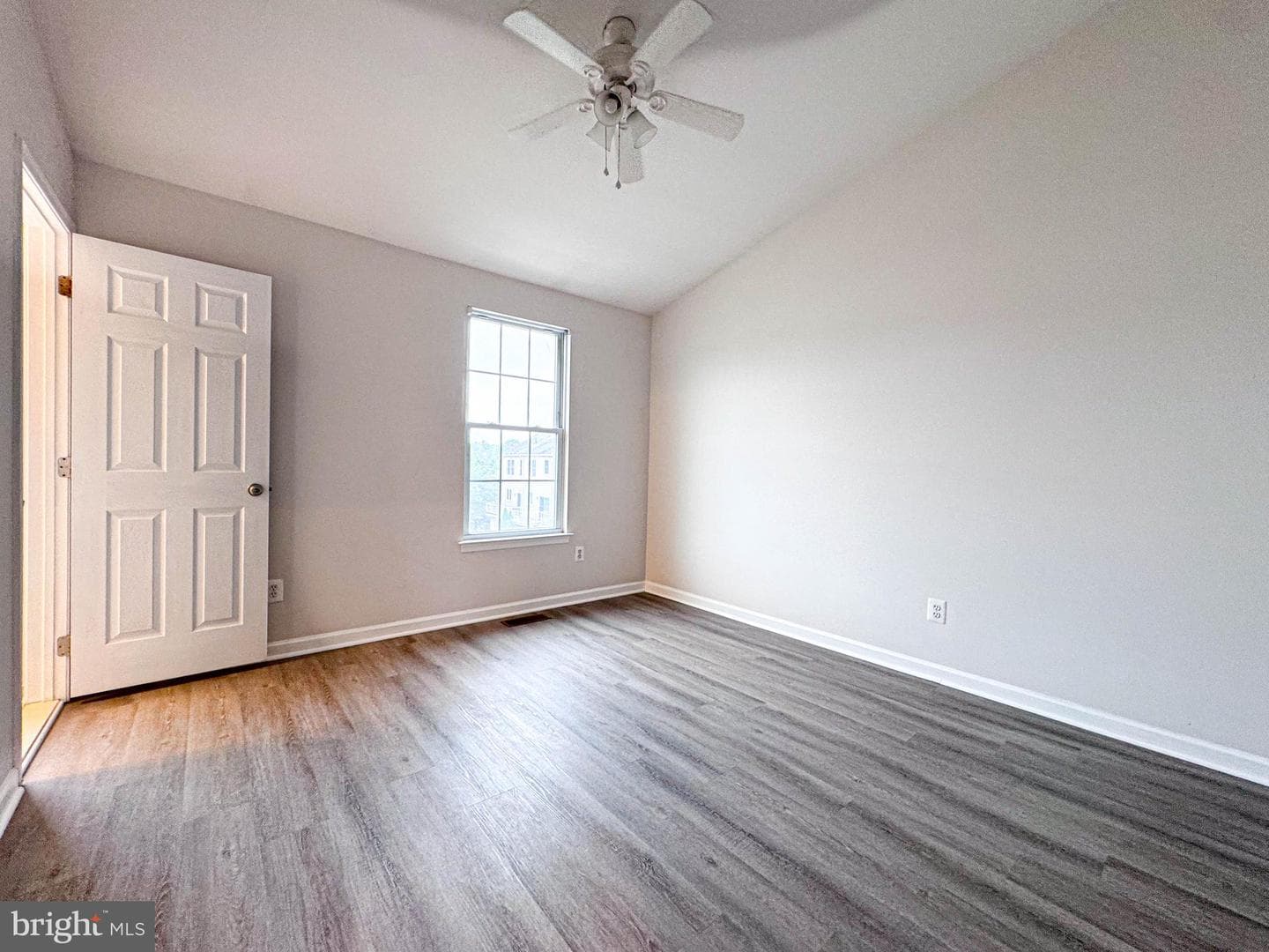 25154 Monteith Terrace photo 41