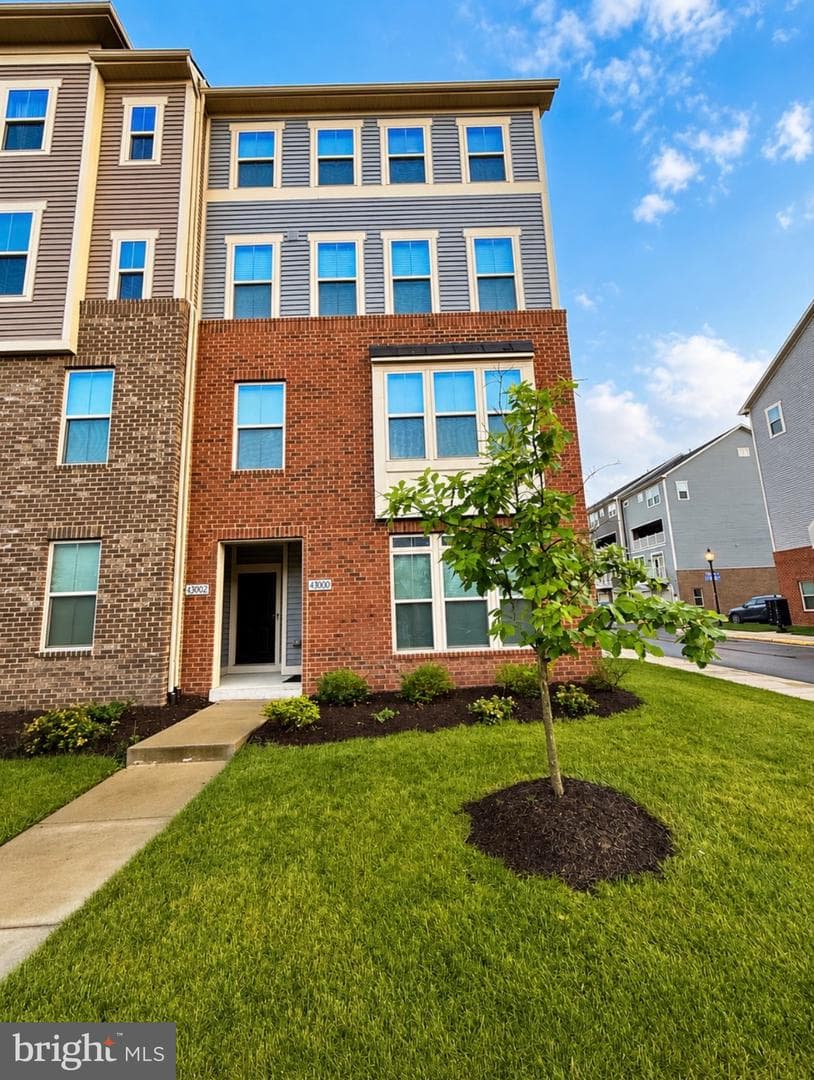 43000 Prophecy Terrace, Sterling