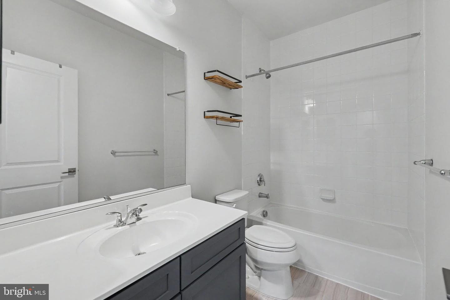 22503 Windsor Locks Square photo 32