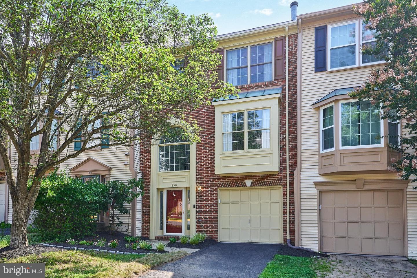890 Tall Oaks Square SE photo 1