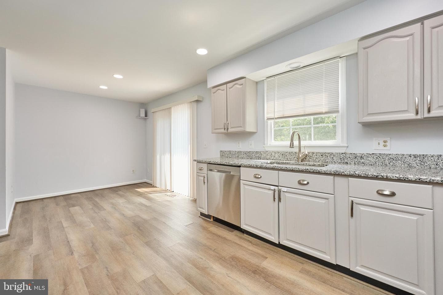 890 Tall Oaks Square SE photo 12