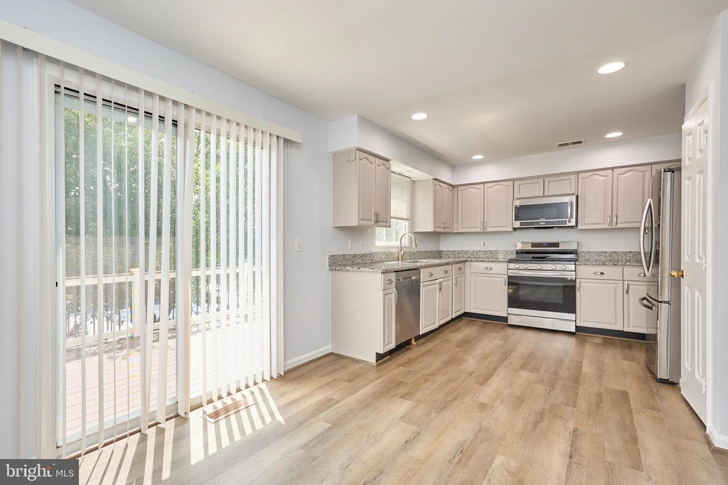 890 Tall Oaks Square SE photo 14