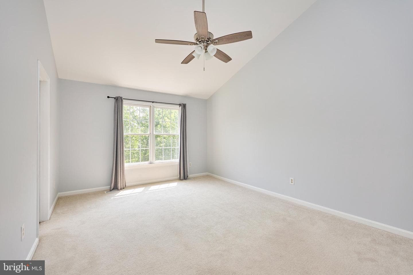 890 Tall Oaks Square SE photo 17