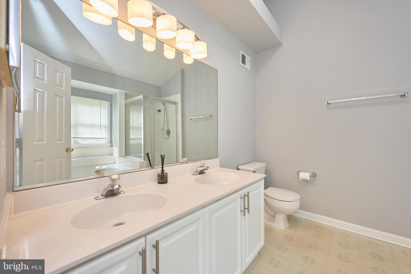 890 Tall Oaks Square SE photo 20