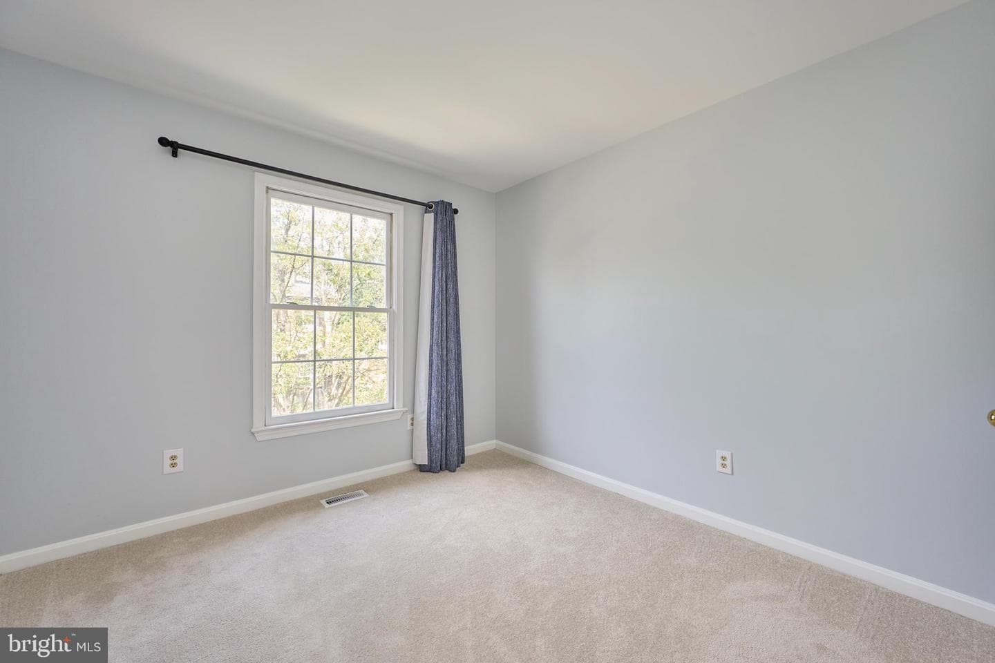 890 Tall Oaks Square SE photo 26