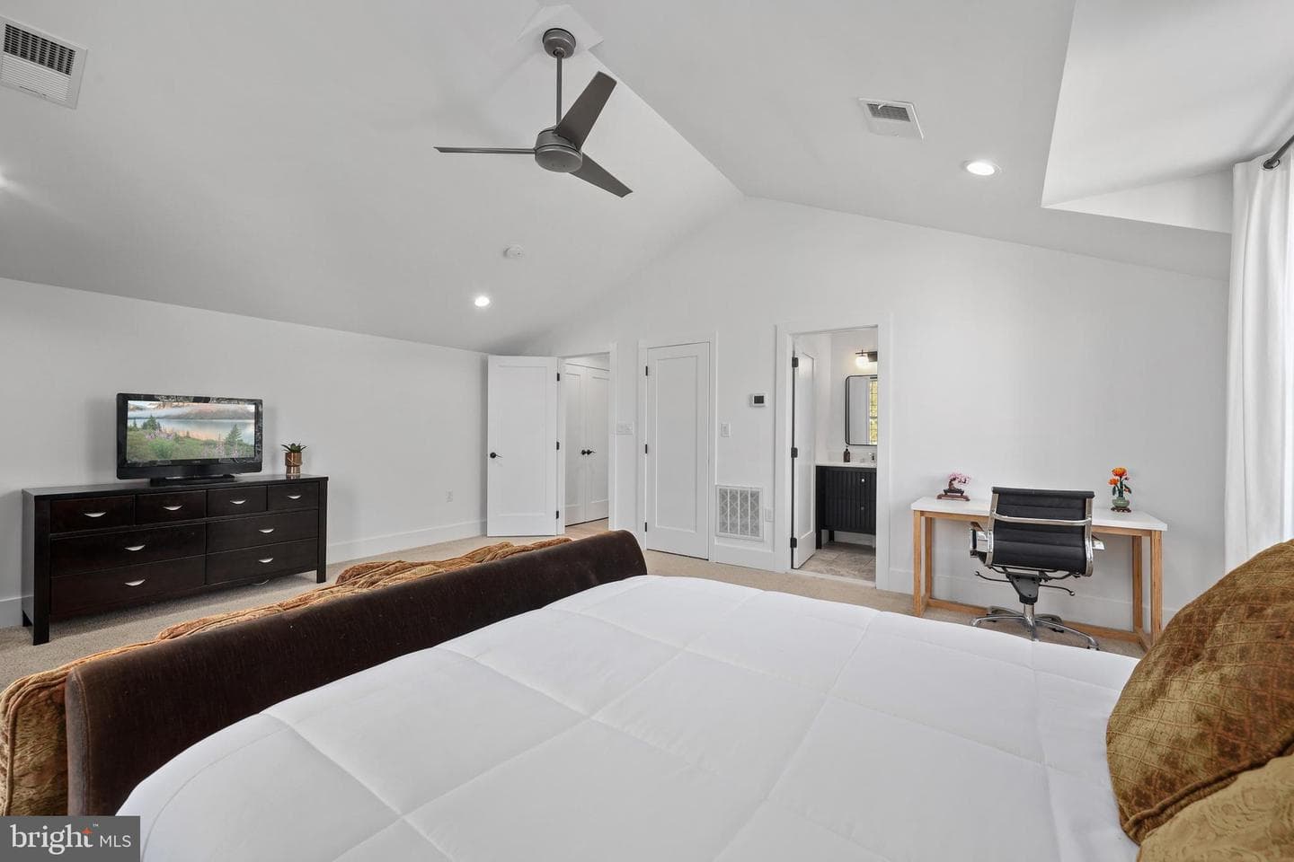 18441 Lanier Island Square photo 32