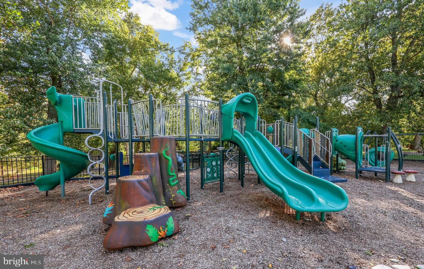 18441 Lanier Island Square photo 60