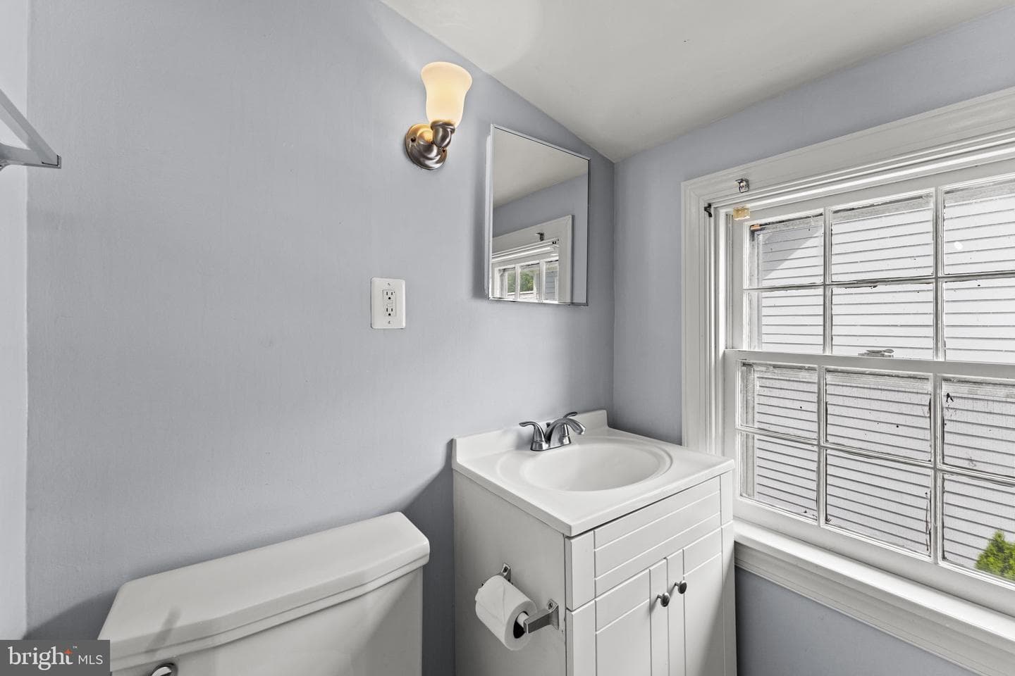 107 Walnut photo 23