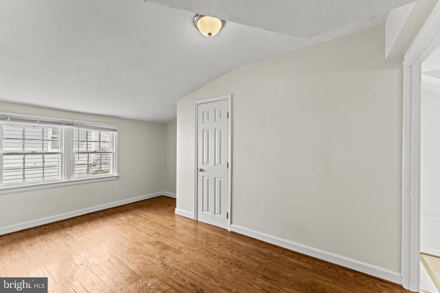 107 Walnut photo 26