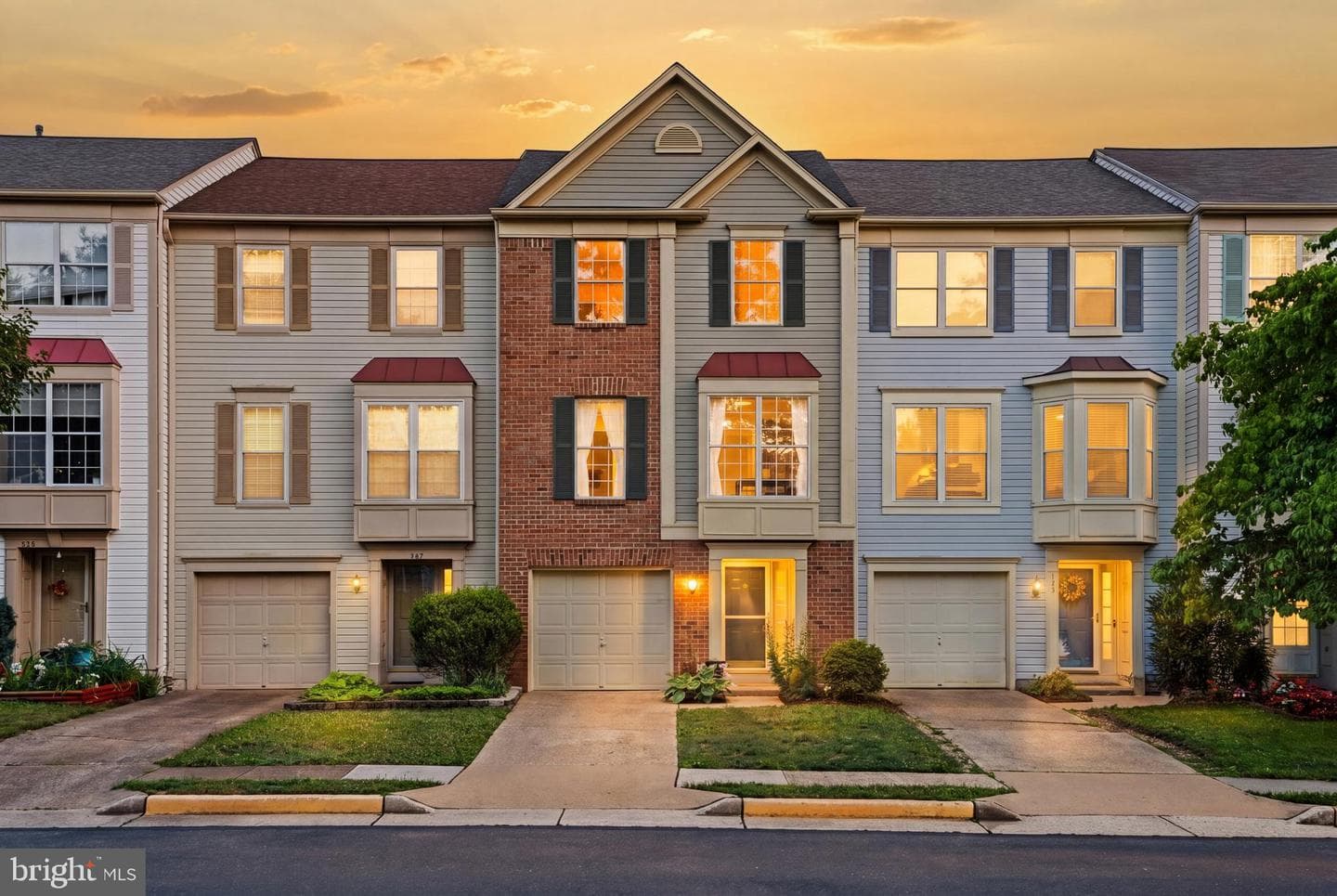 345 Barnfield Square NE