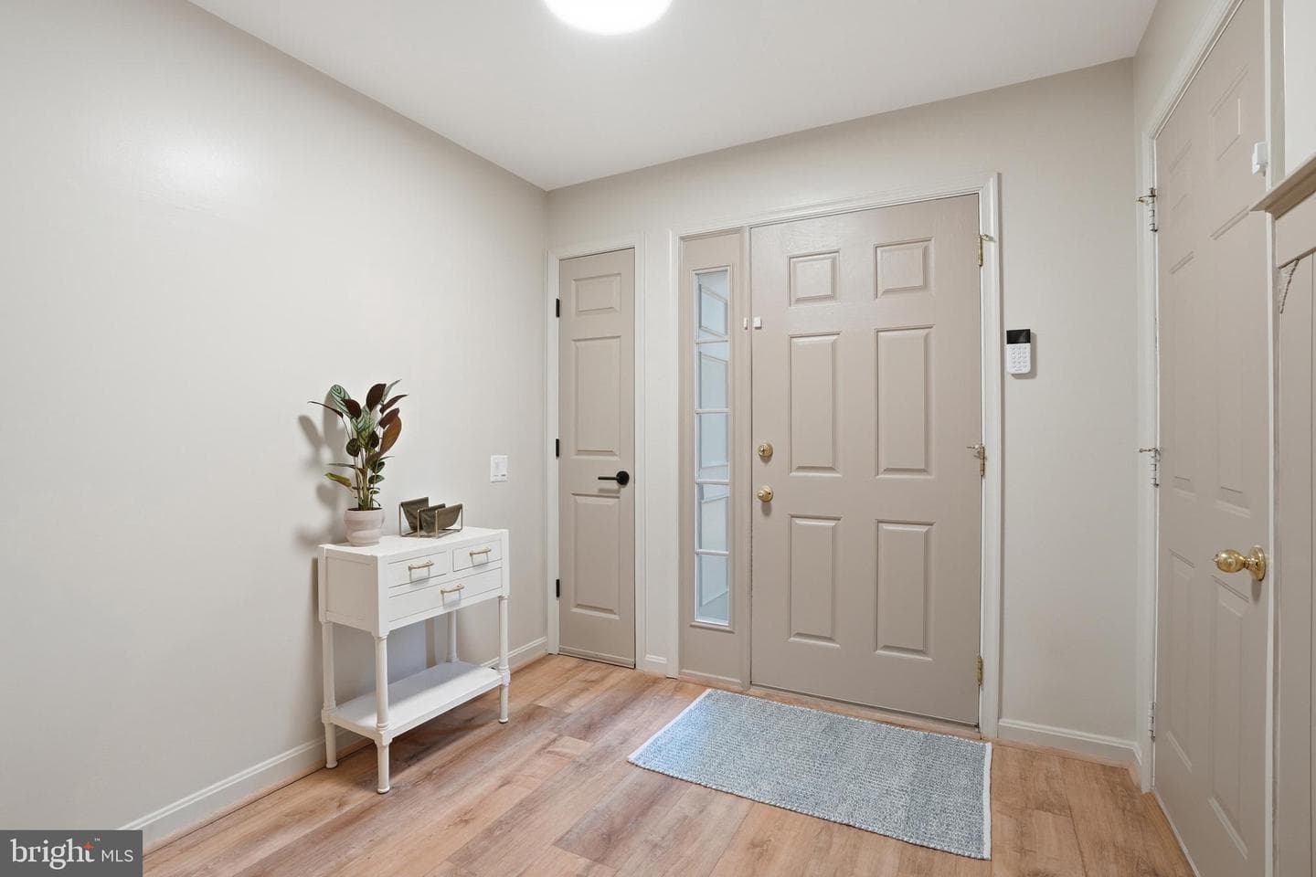 345 Barnfield Square NE photo 2
