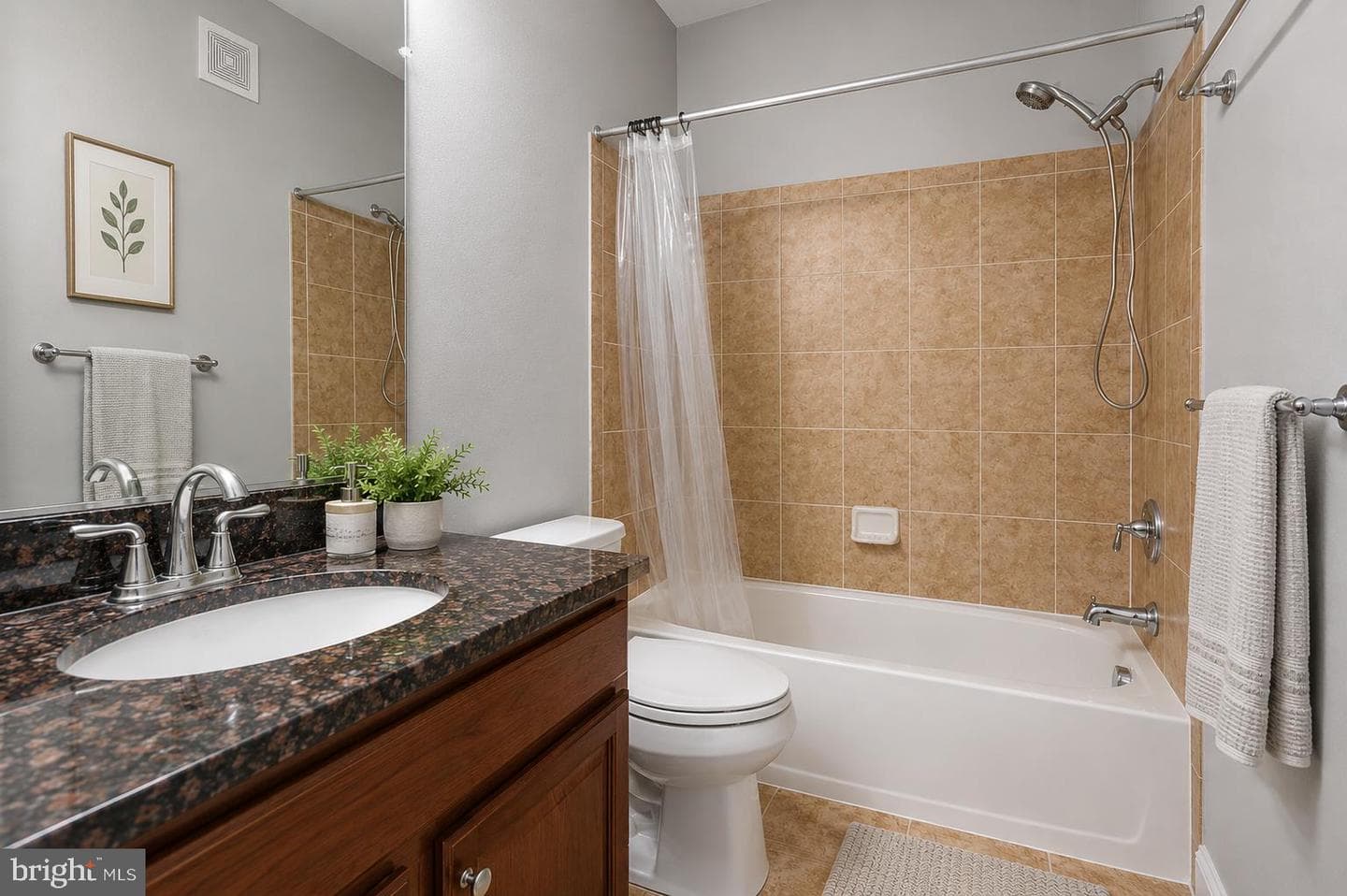 20659 Sibbald Square photo 11
