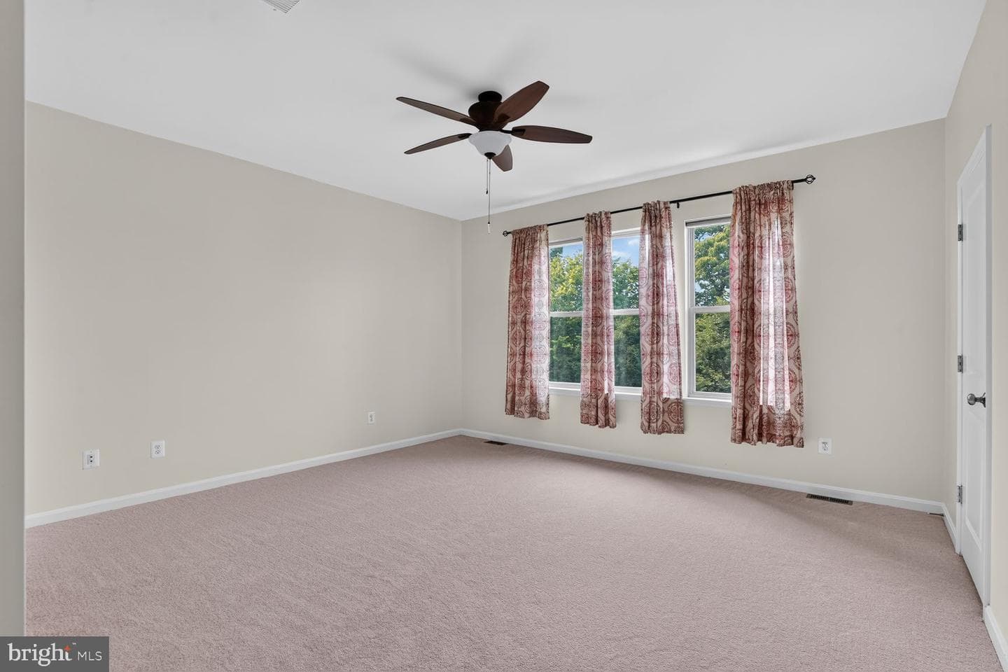 42274 Peregrine Terrace photo 38