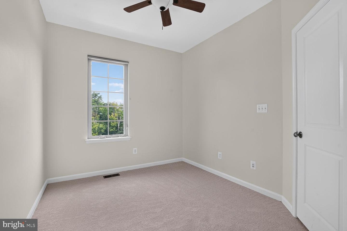 42274 Peregrine Terrace photo 48