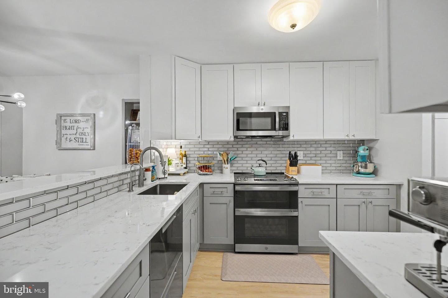 1054 Warwick Court, Sterling