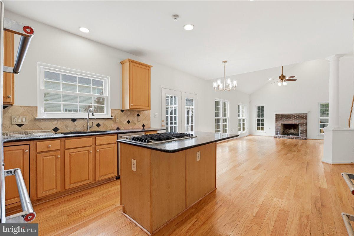 601 Newington Place NE photo 13