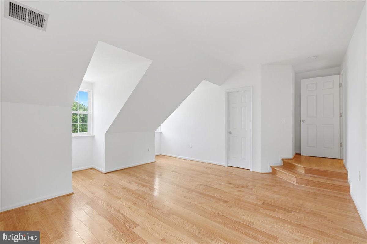 601 Newington Place NE photo 30