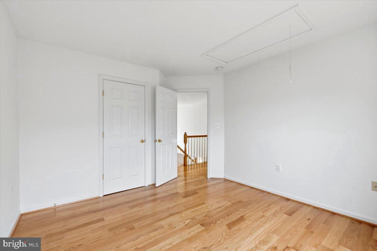 601 Newington Place NE photo 32