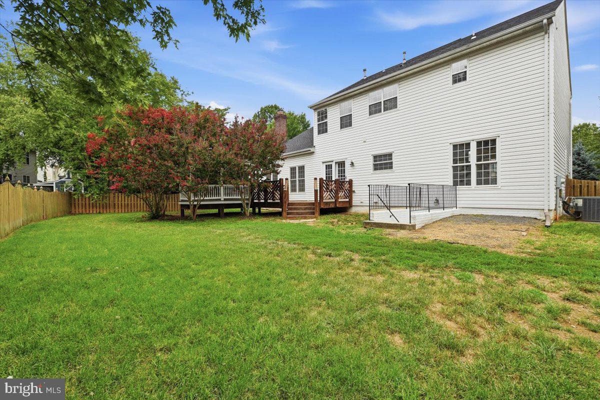 601 Newington Place NE photo 38