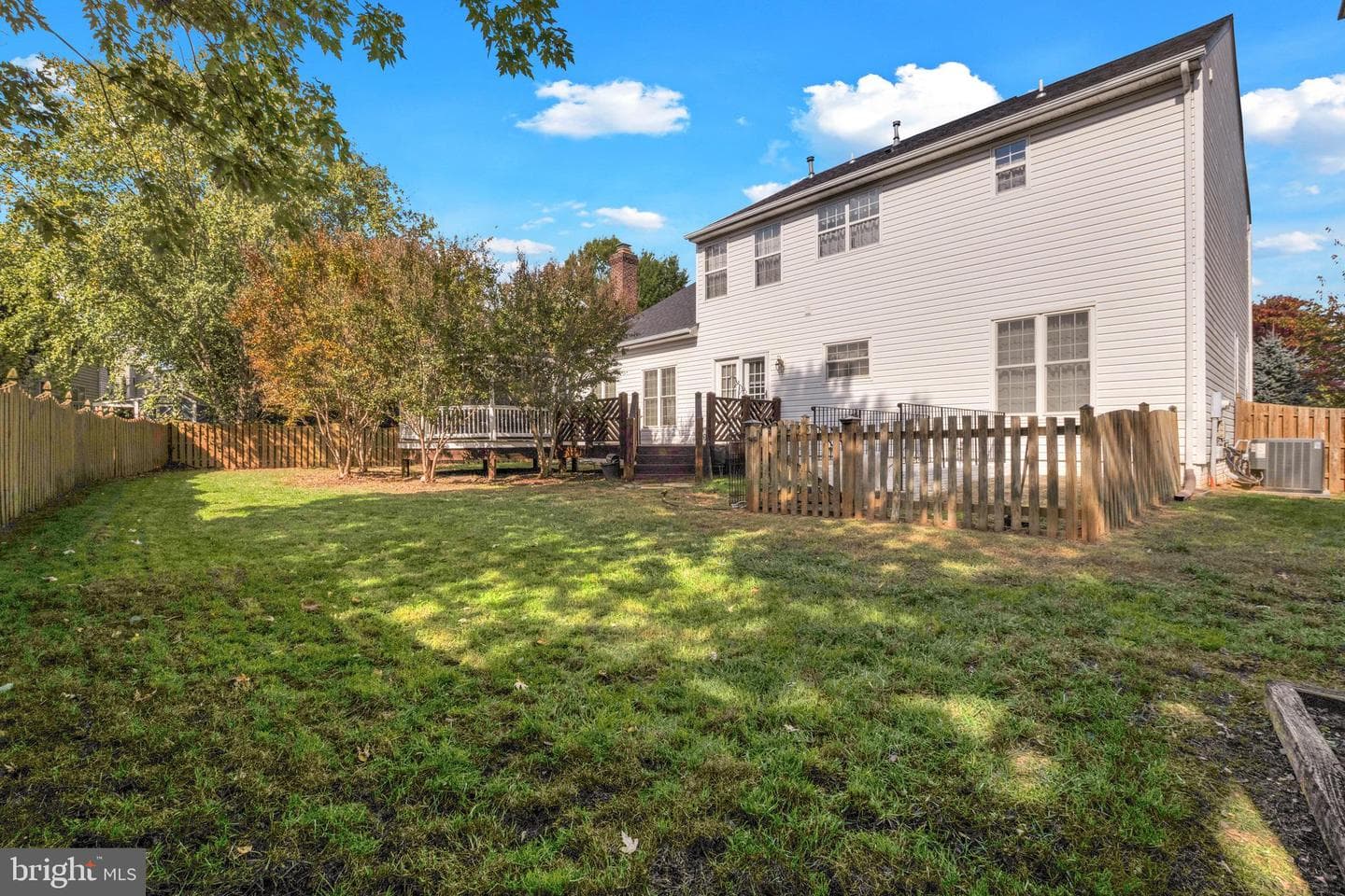 601 Newington Place NE photo 8