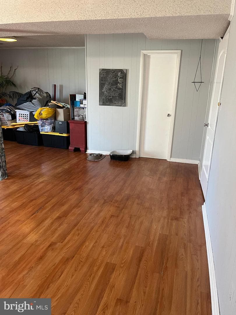 410 Hummer Court photo 36