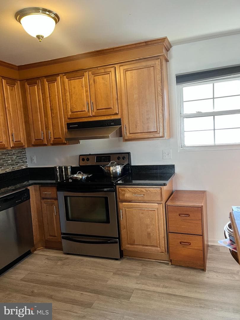 410 Hummer Court photo 5