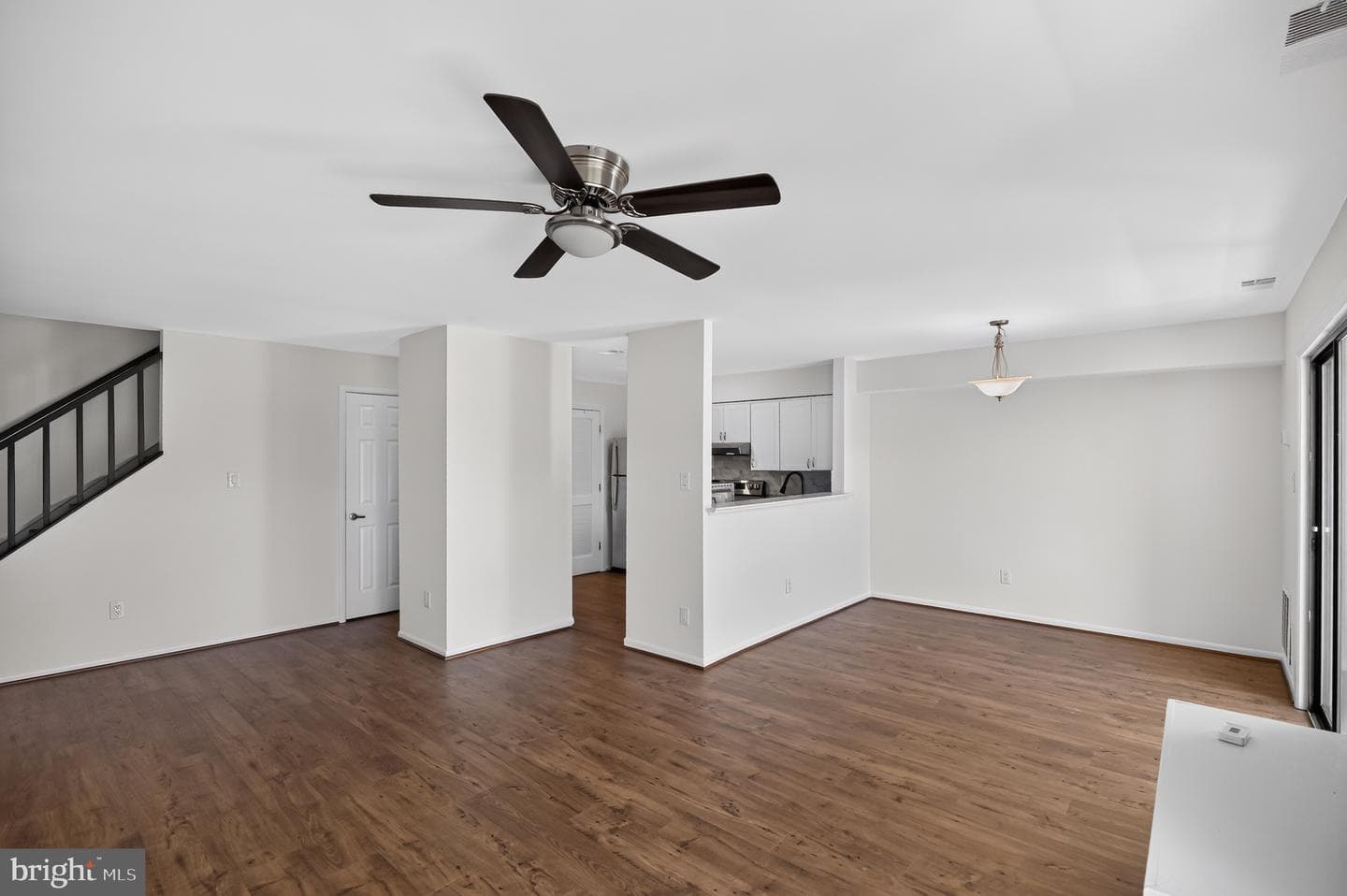 1056 Warwick, Sterling