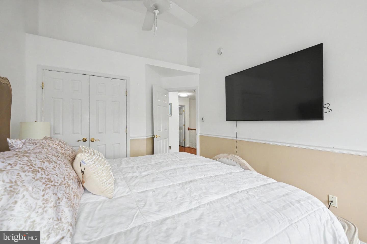 21122 Angela Square photo 36