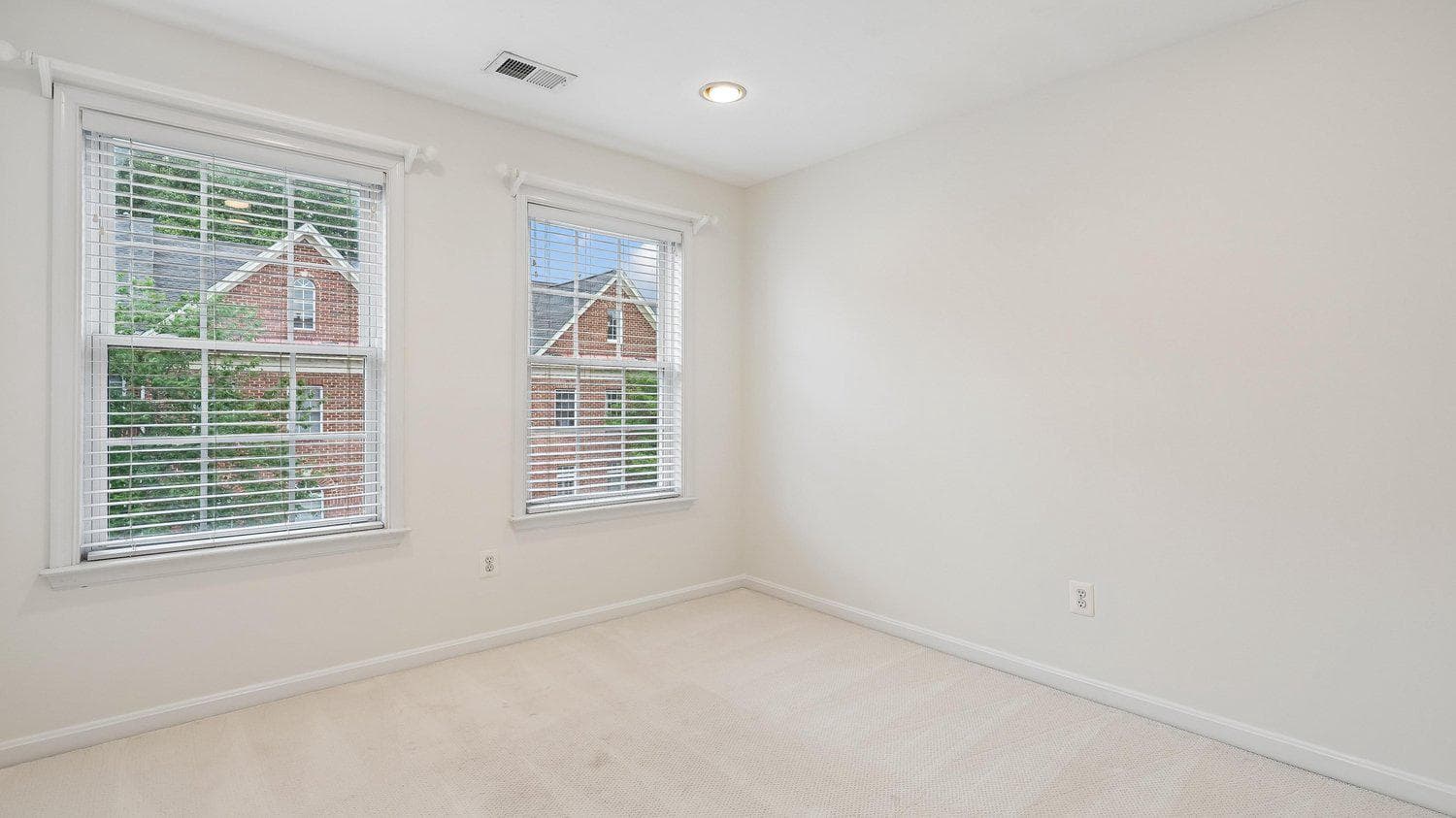 47761 Scotsborough Square photo 42