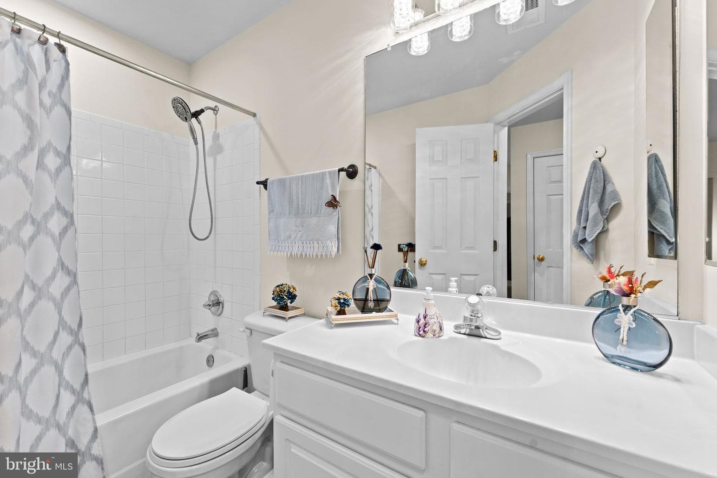18240 Oak Lake Court photo 34