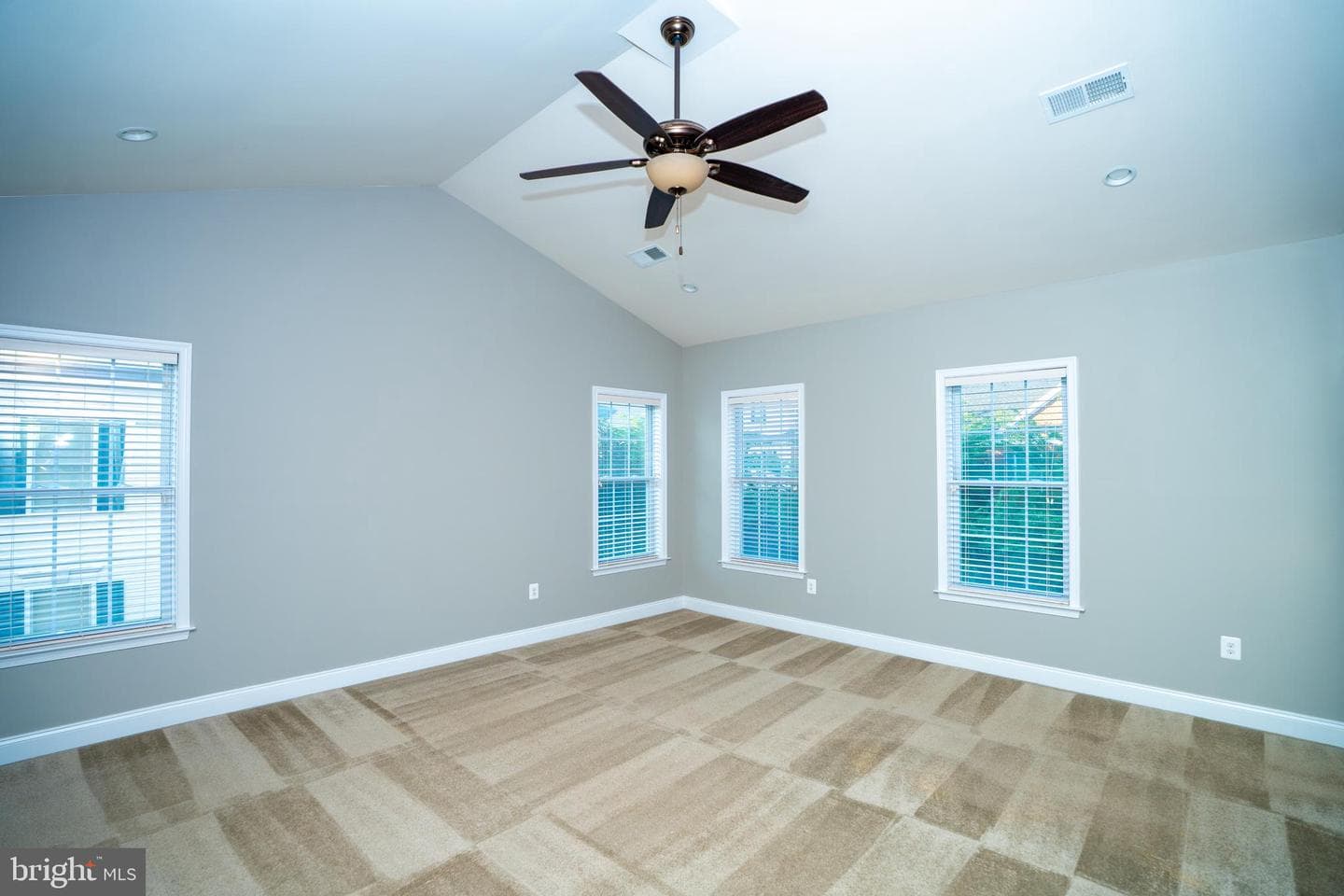 22535 Willington Square photo 29