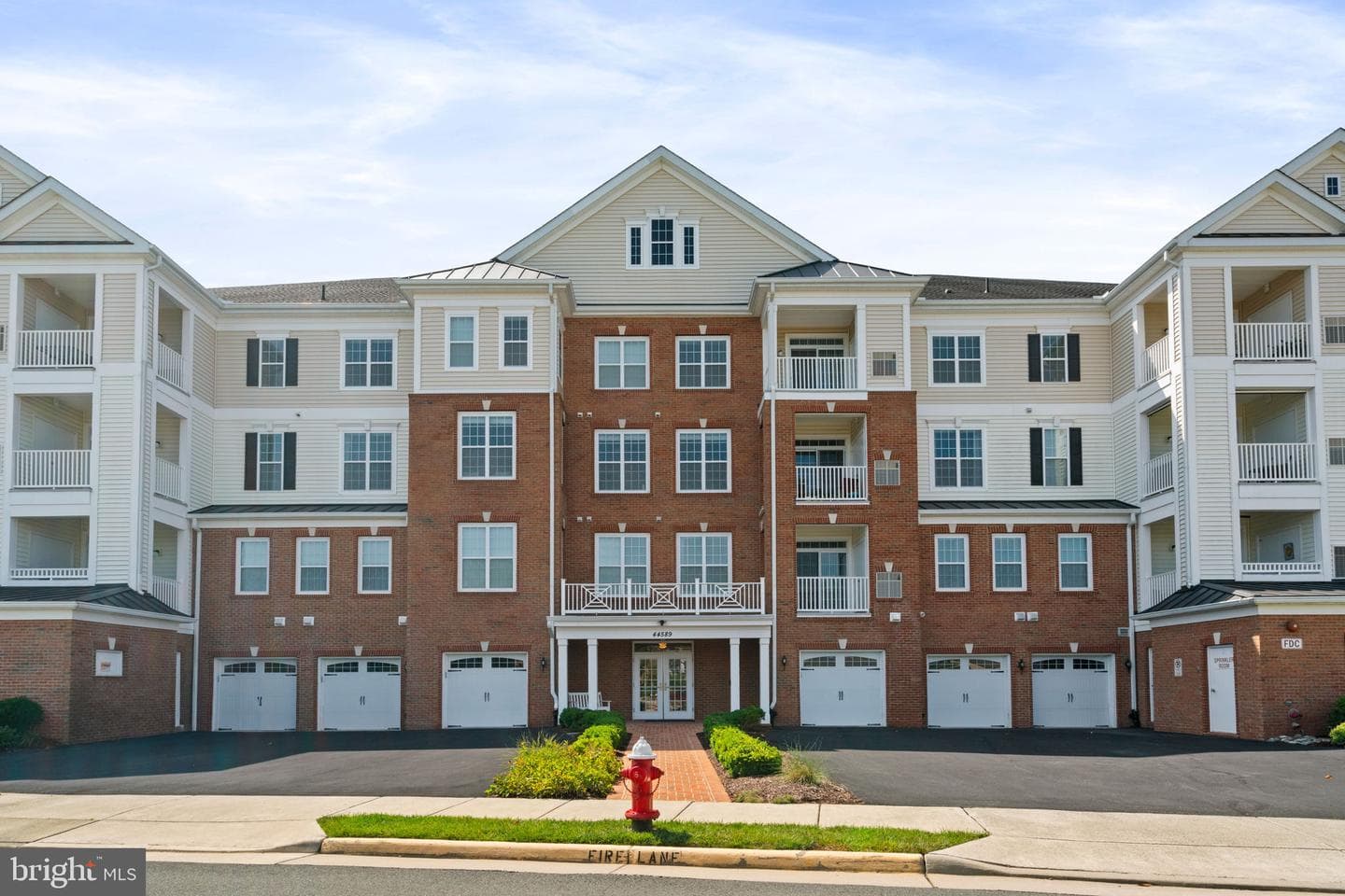 44589 York Crest Terrace #405 photo 3