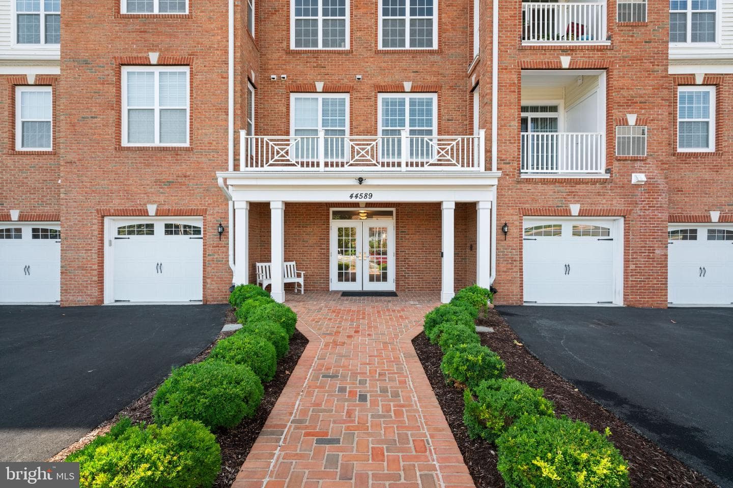 44589 York Crest Terrace #405 photo 4