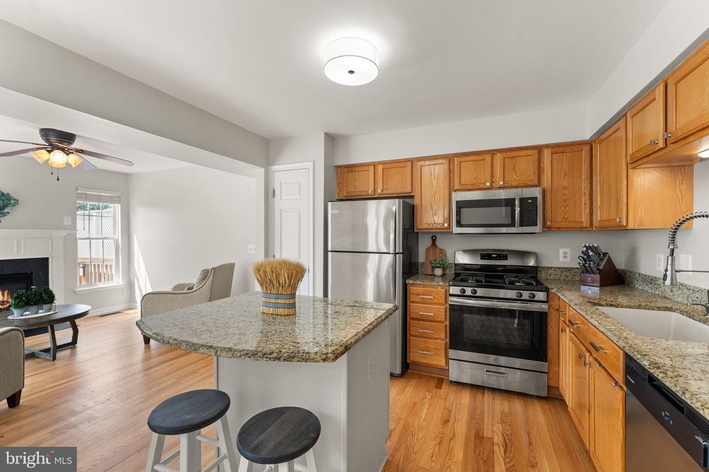 203 Shirley Square SE photo 18
