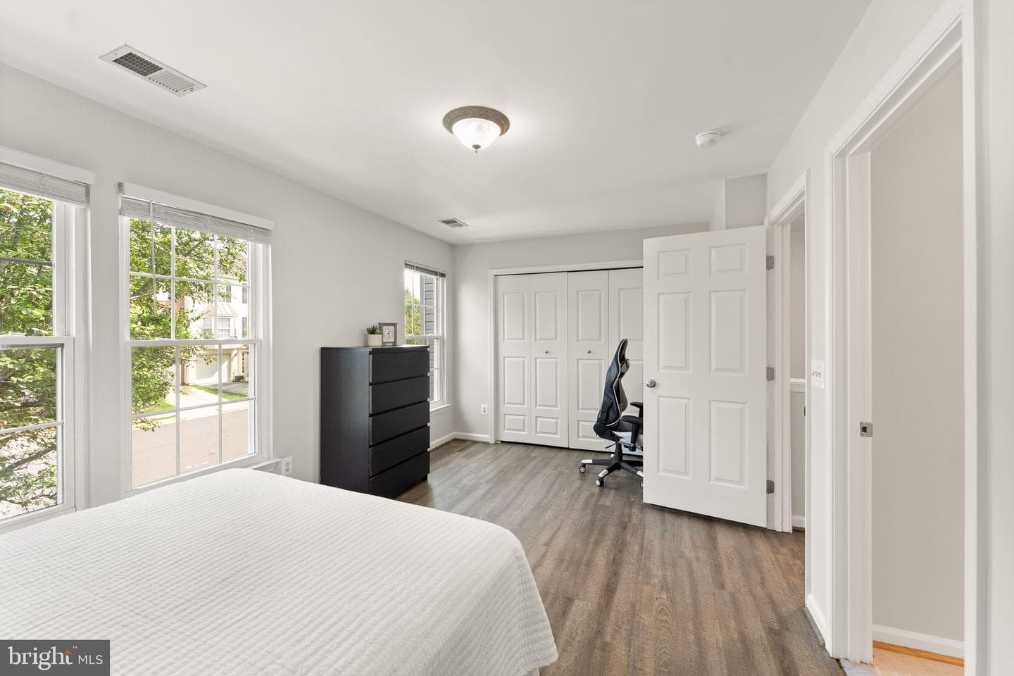 203 Shirley Square SE photo 44