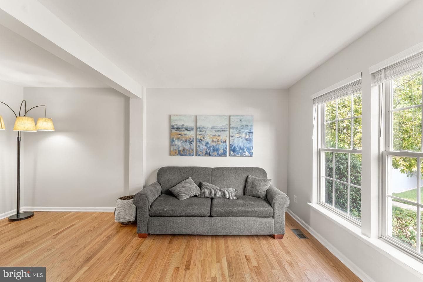 203 Shirley Square SE photo 7