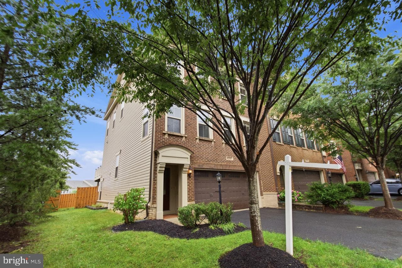 42567 Dreamweaver Drive photo 3