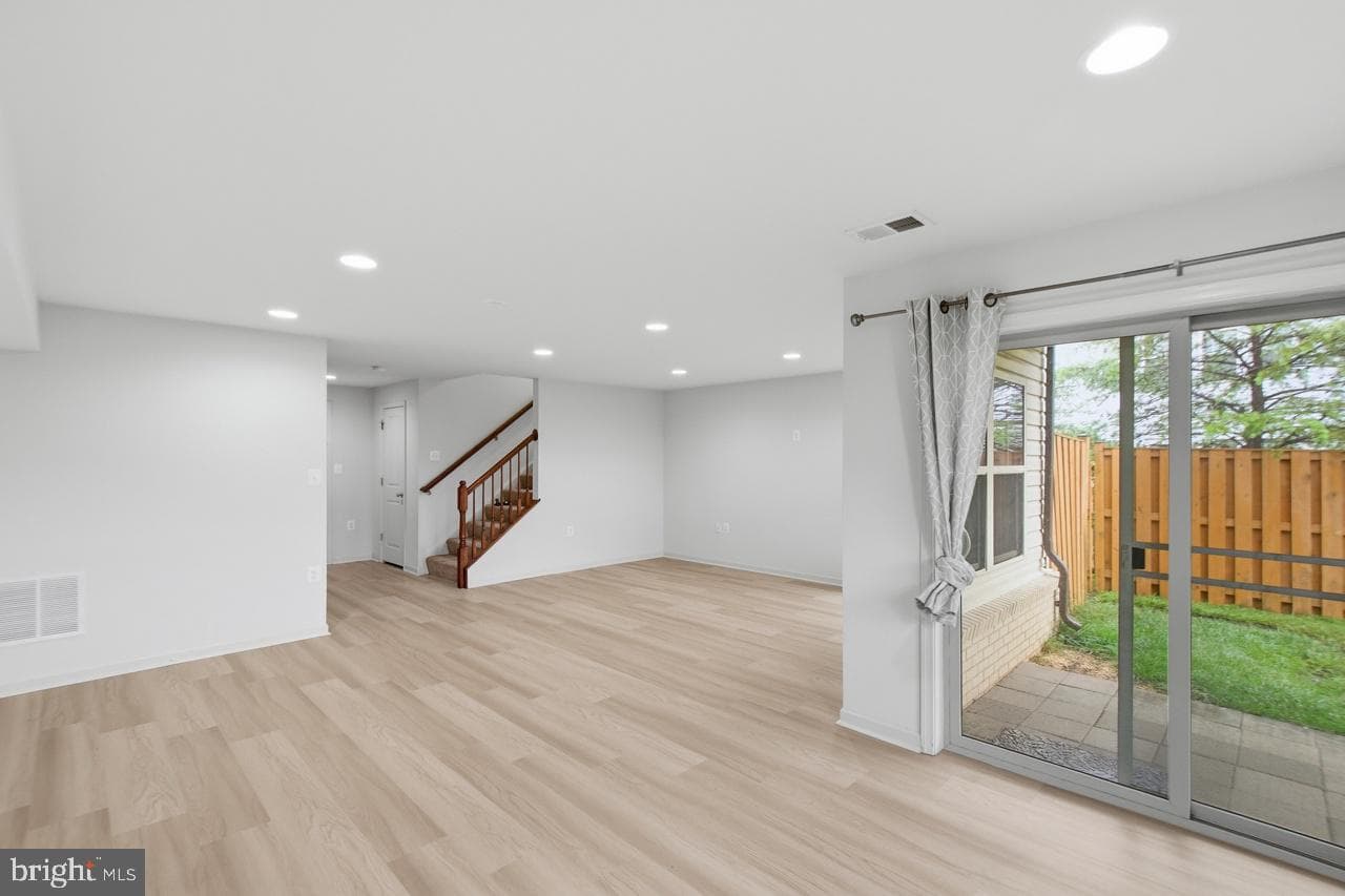 42567 Dreamweaver Drive photo 46
