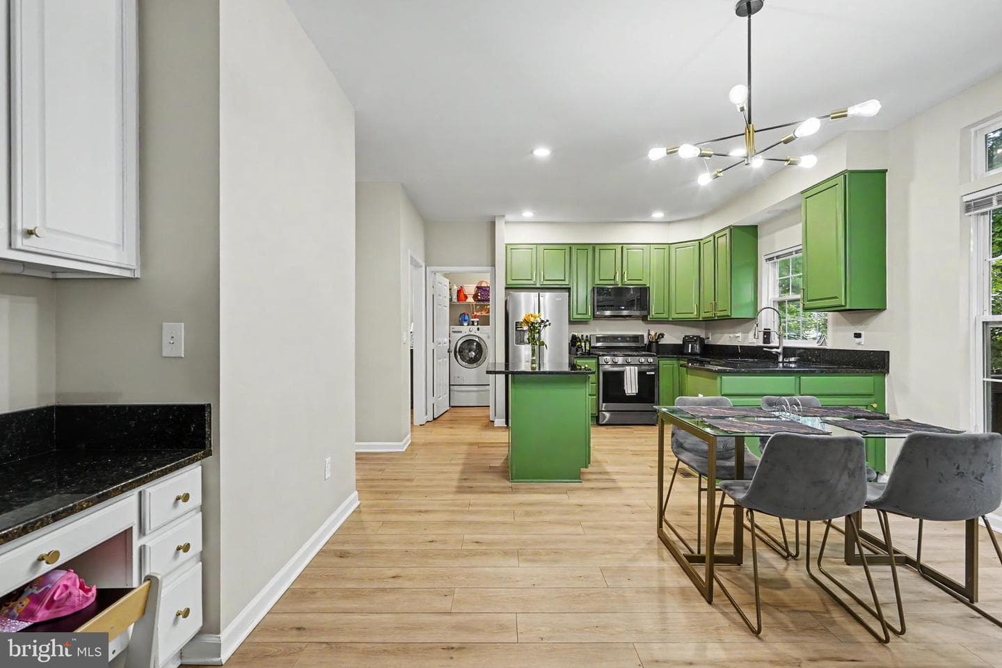 201 Jennings Court SE photo 12