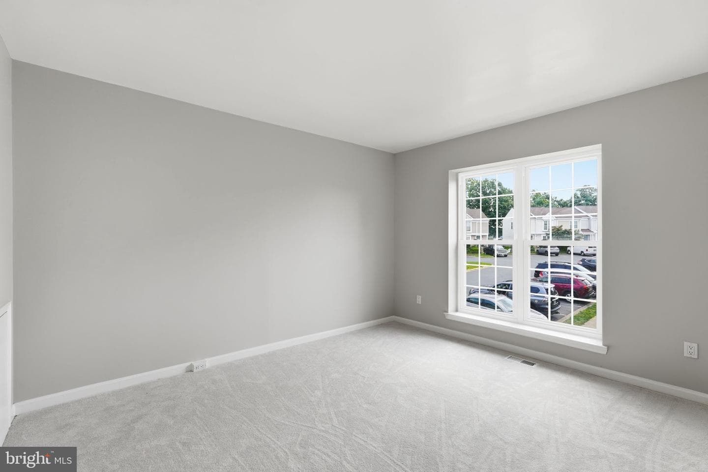 31 Essex Square photo 13