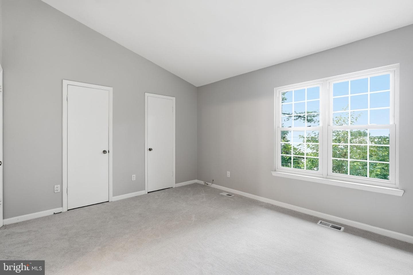 31 Essex Square photo 18