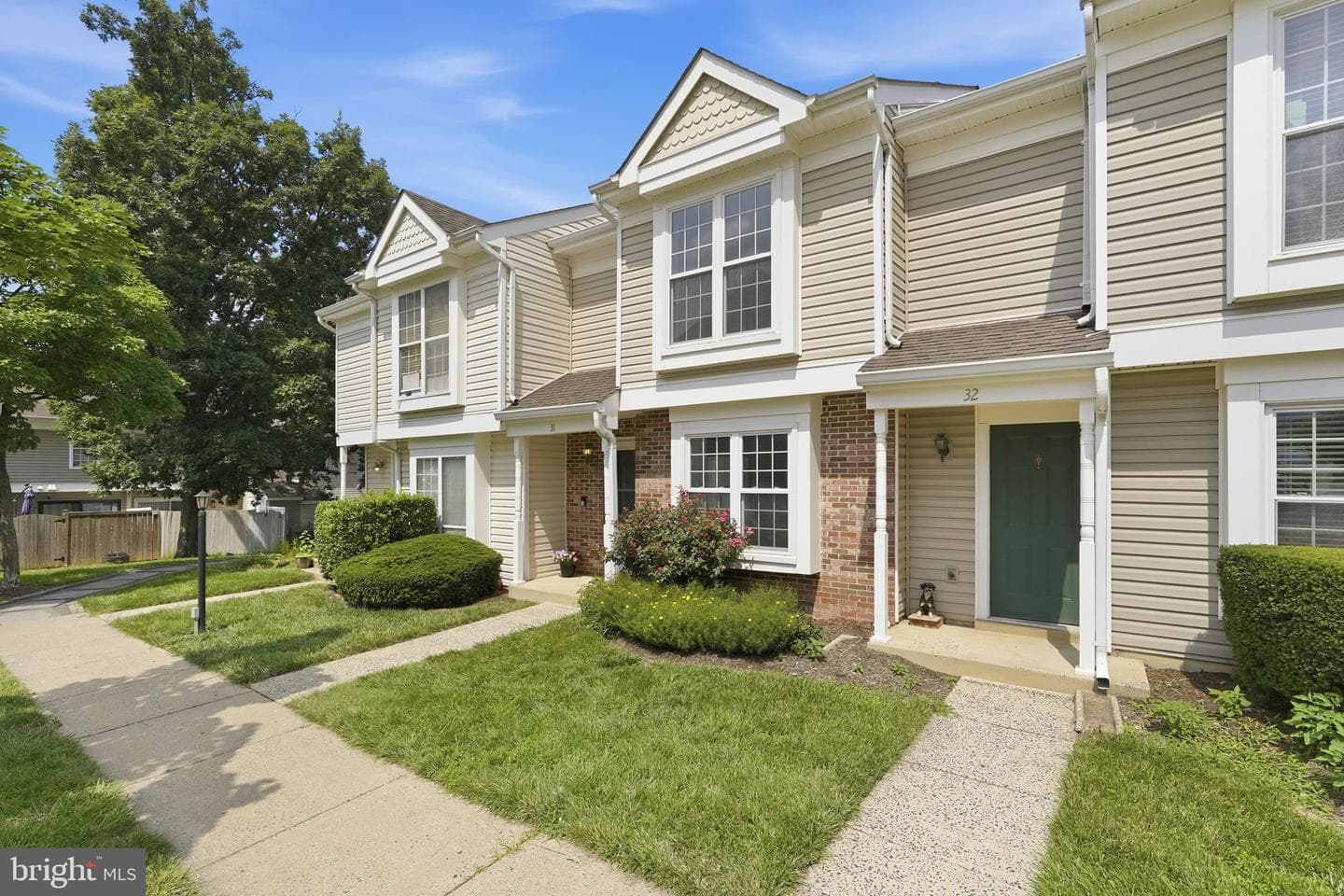 31 Essex Square photo 2