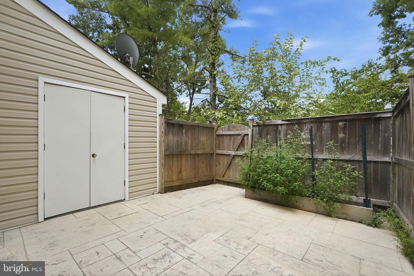 31 Essex Square photo 21