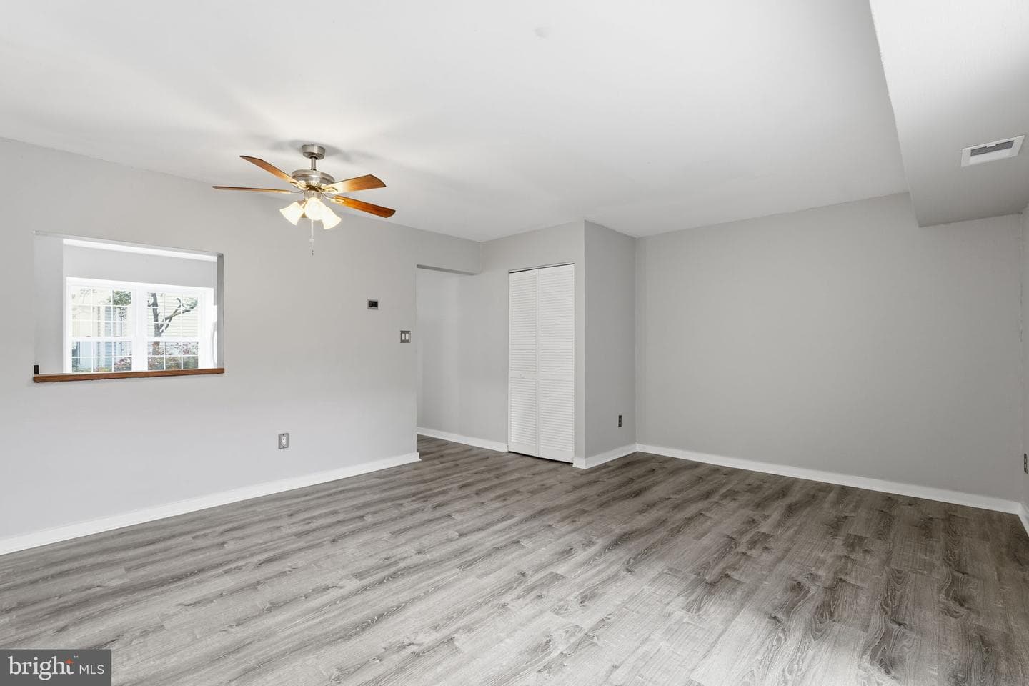 31 Essex Square photo 9