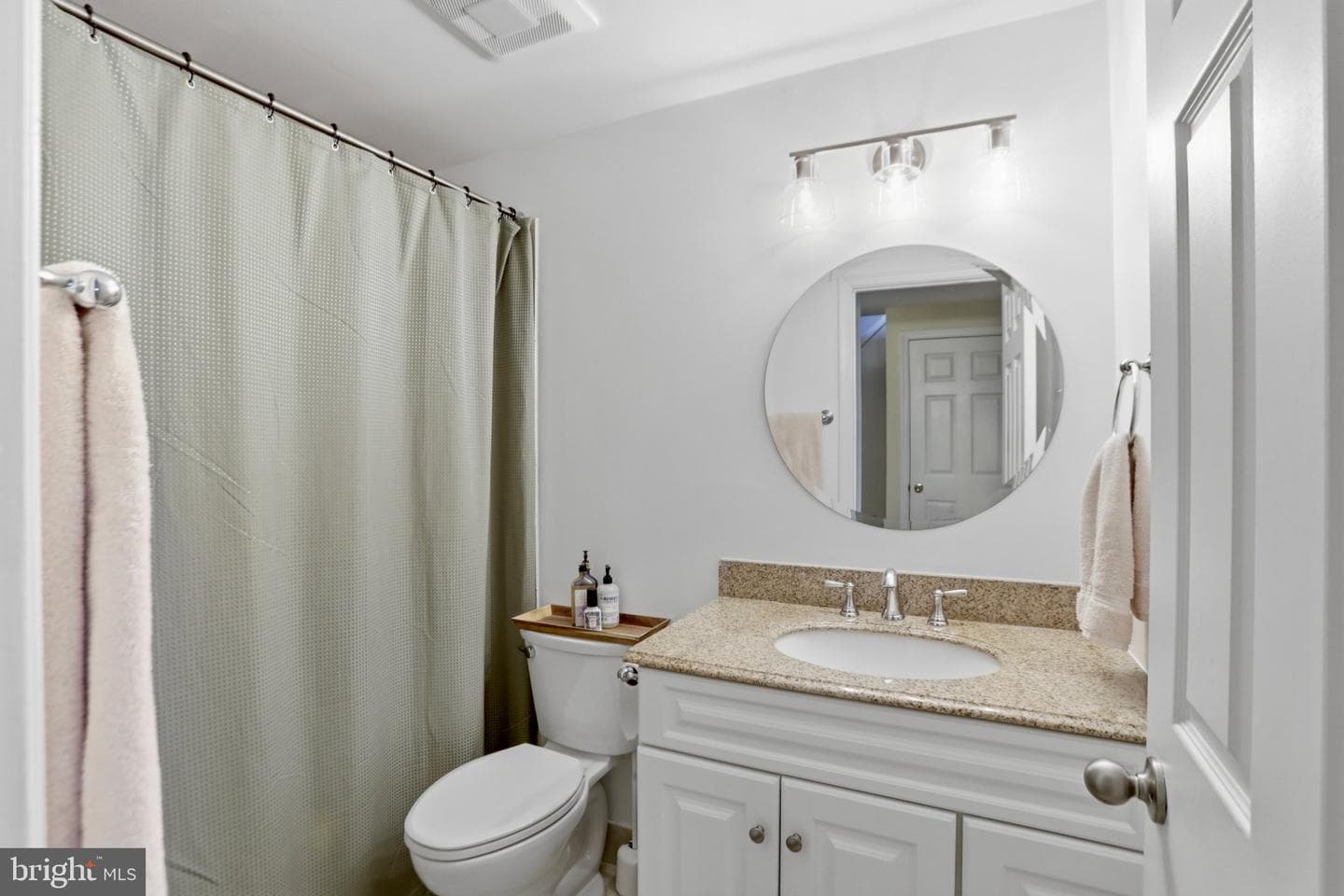 43885 Laburnum Square photo 18