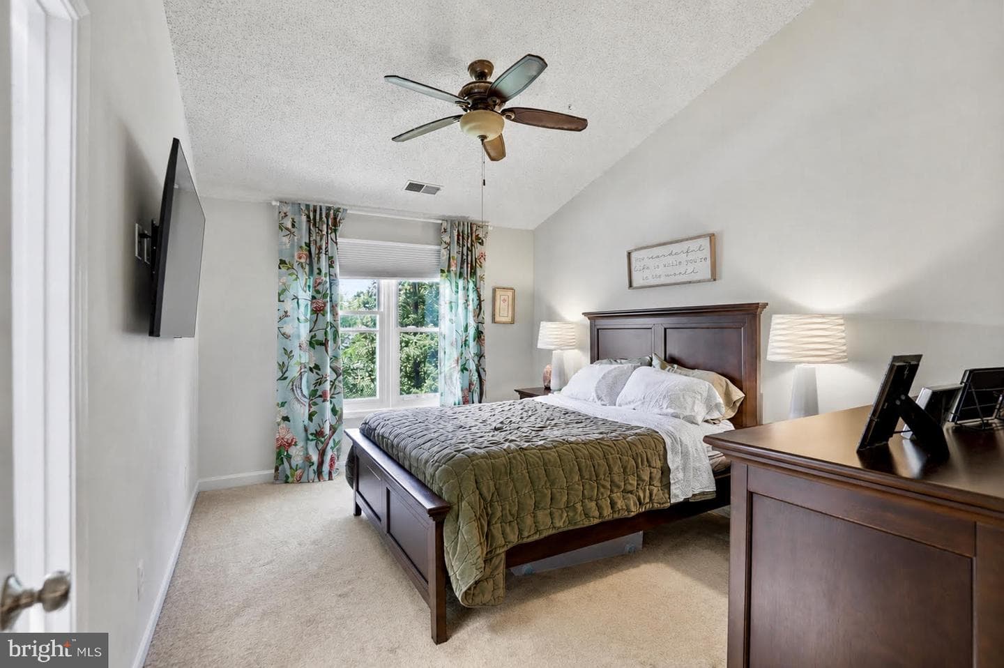 43885 Laburnum Square photo 6