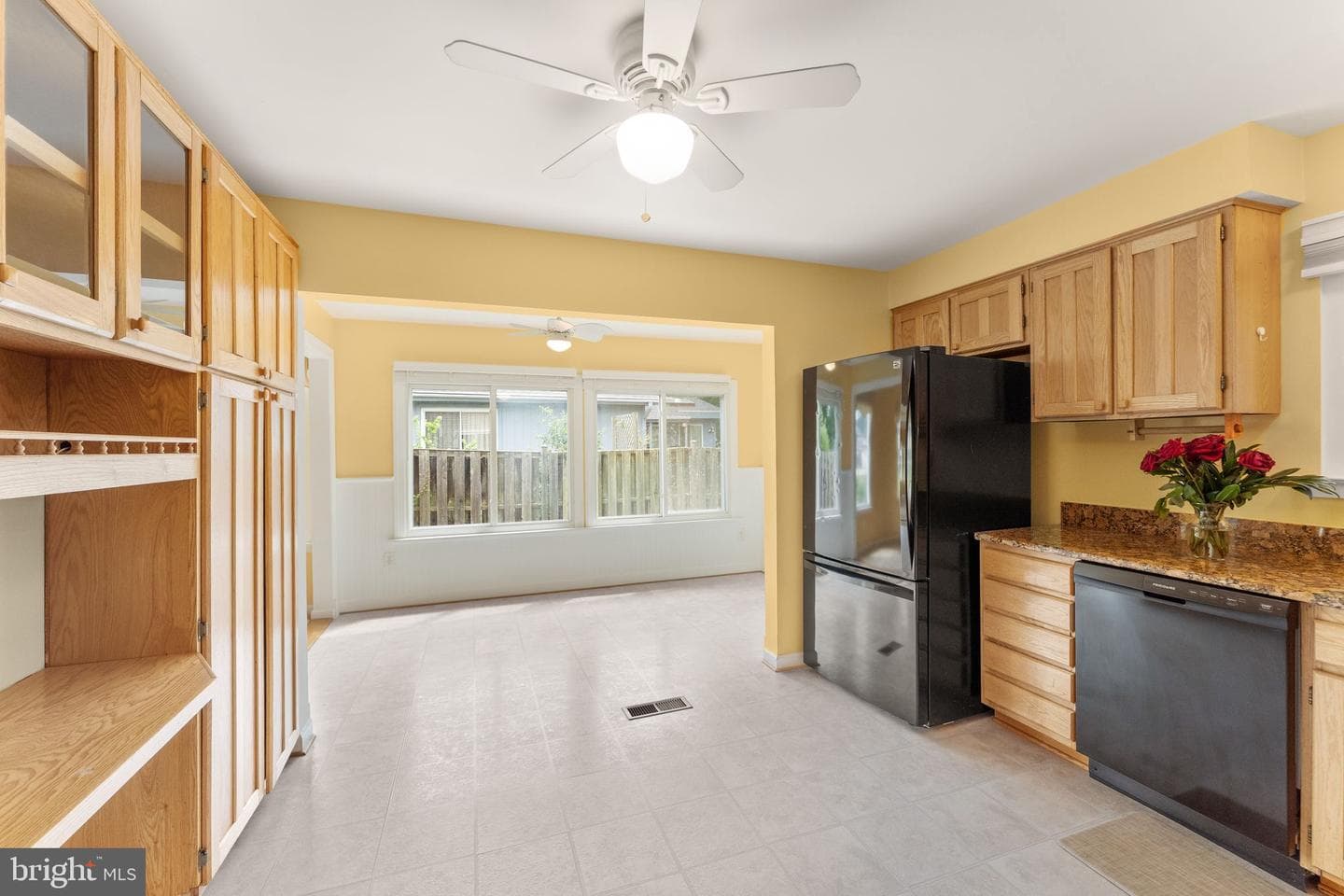 131 Evergreen Street photo 22