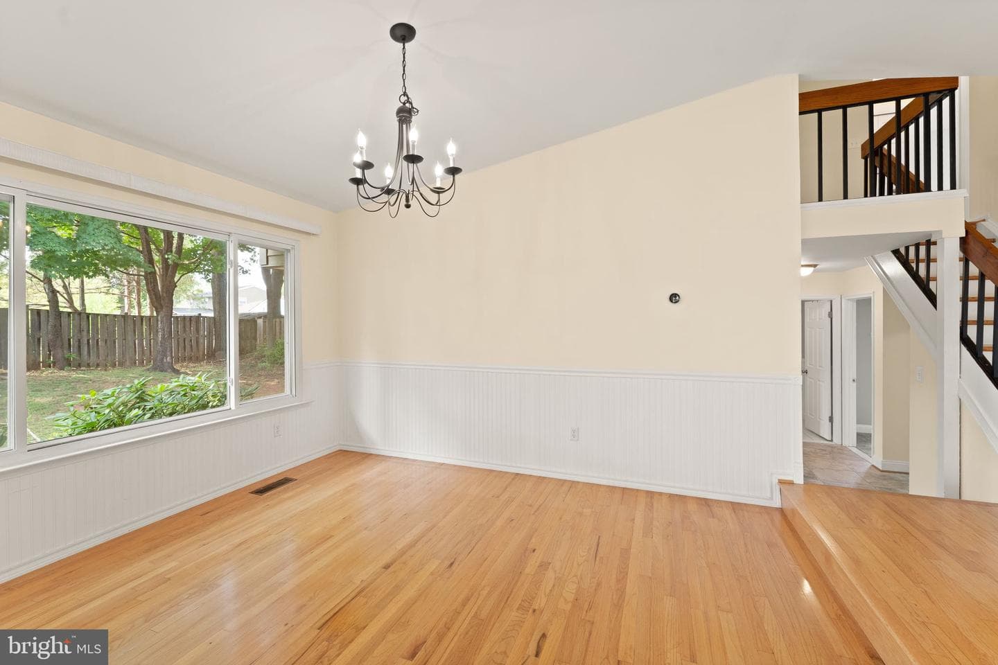 131 Evergreen Street photo 23