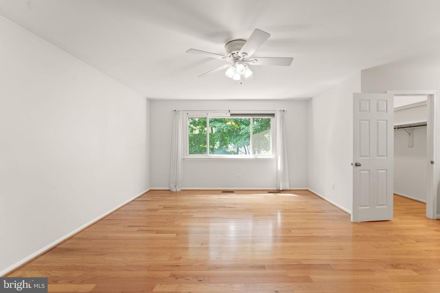 131 Evergreen Street photo 29
